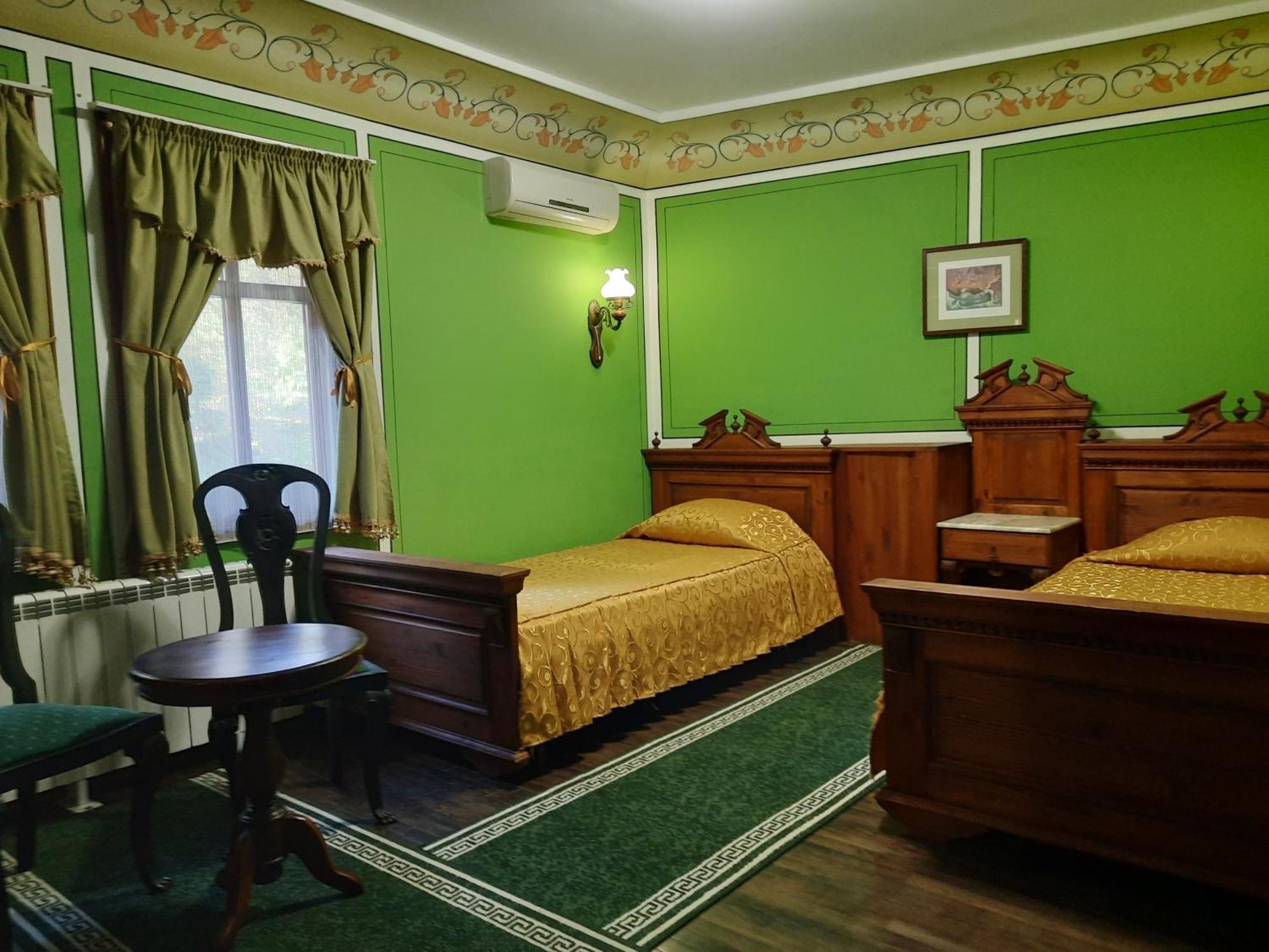 Family Hotel At Renaissance Square 플로브디프 외부 사진