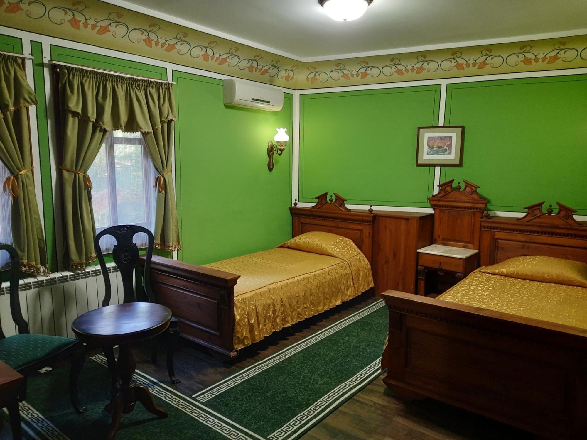 Family Hotel At Renaissance Square 플로브디프 외부 사진