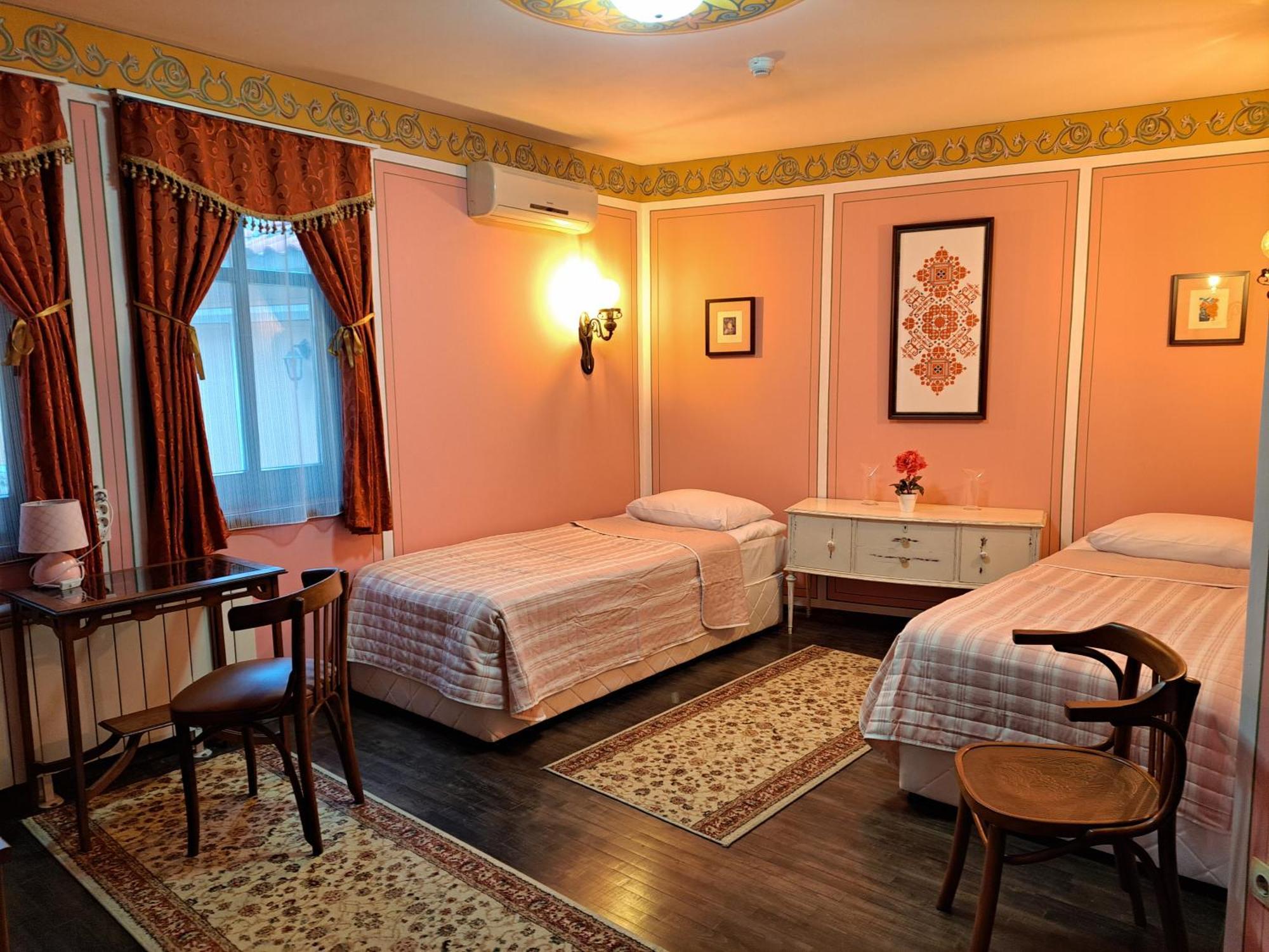 Family Hotel At Renaissance Square 플로브디프 외부 사진